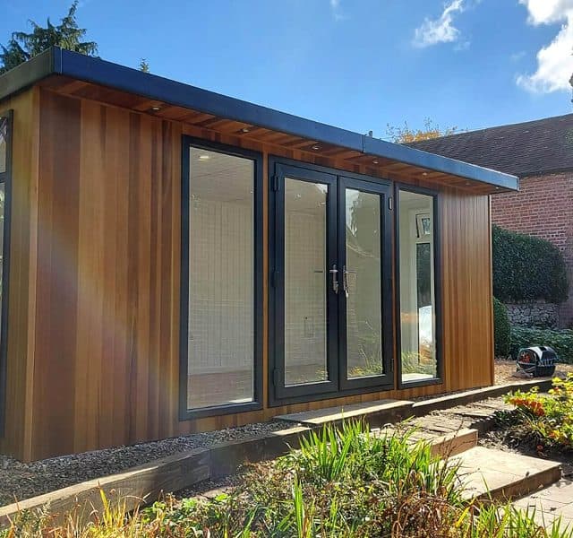 Garden room integrated into the landscape
