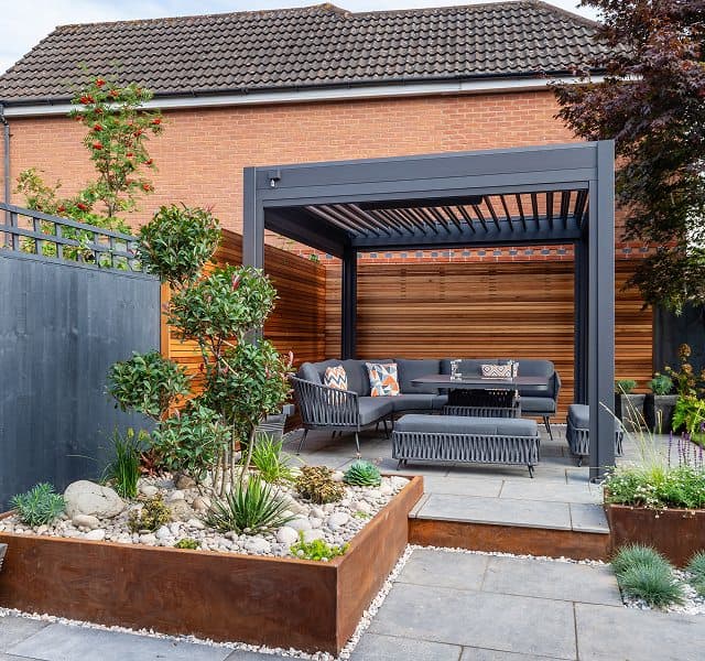 Modern insulated garden office specification